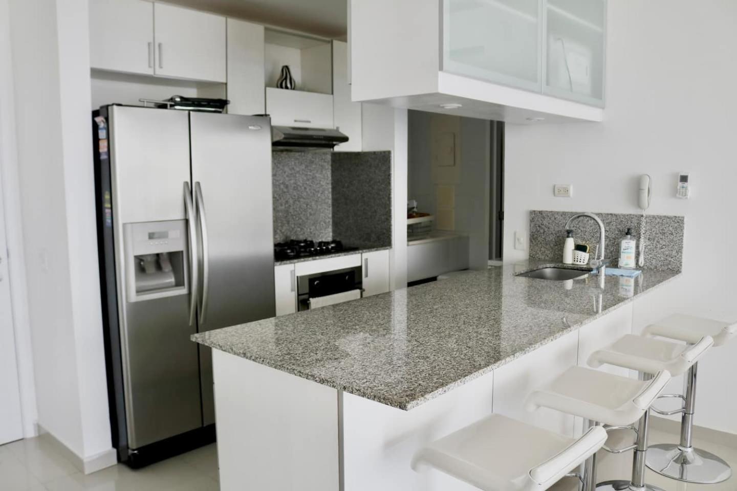 2br Luxury Beachfront With Direct Access *