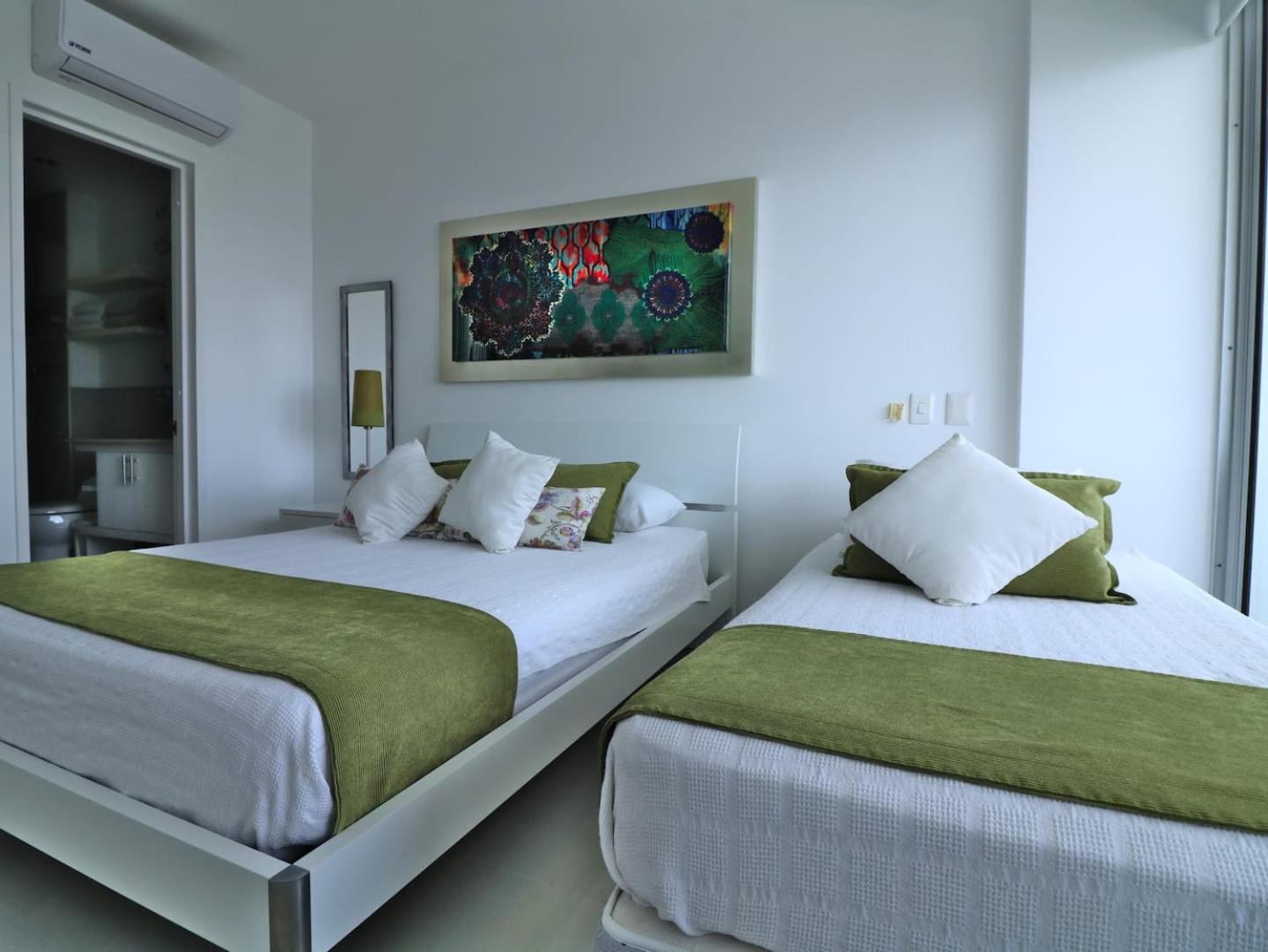 2br Luxury Beachfront With Direct Access *